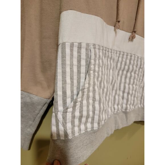 Women's Black Jack Color Block and Stripes Hoodie, Size Large - Picture 3 of 5